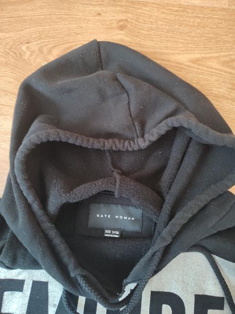 Mikina so striebornou aplikaciou, gate,s