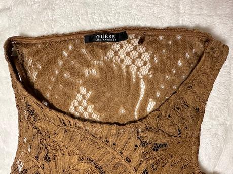 Čipkované šaty v koňakovej farbe guess originál, guess,l
