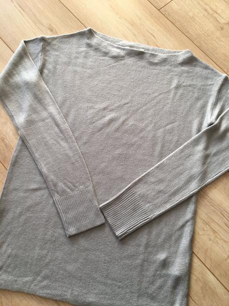 Jednoduchý dámsky svetrík, s