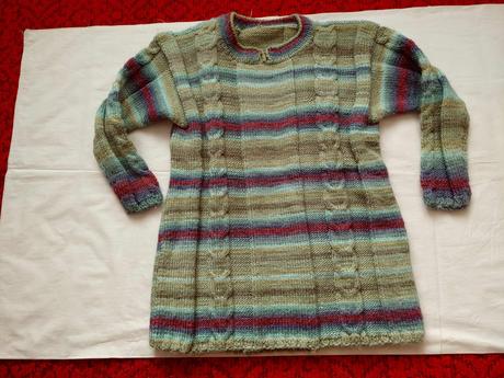 Teplý prúžkovaný pulovrik-nový, 140 / 146