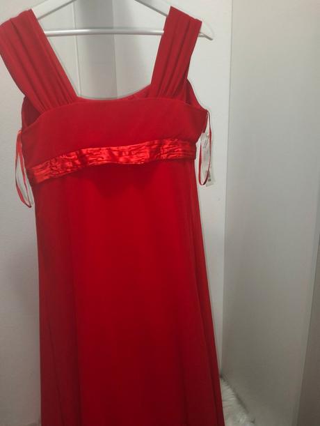 Šifónové spoločenské šaty na ramienka, 38