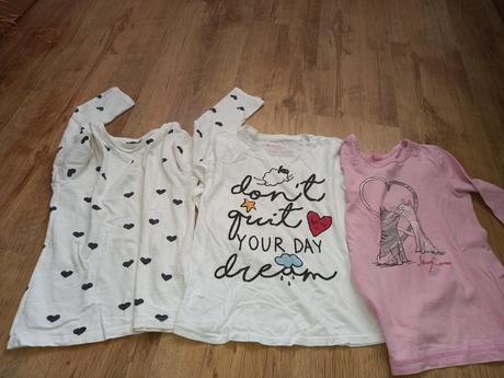 Šaty, tričká, čiapky, 110