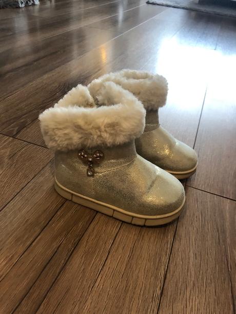 Čižmičky pre dievča, 25