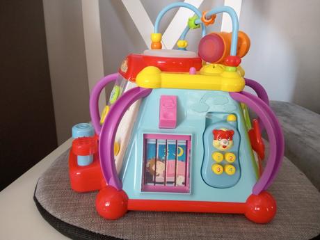 Interaktívna multifunkčná kocka/ hra pre deti,