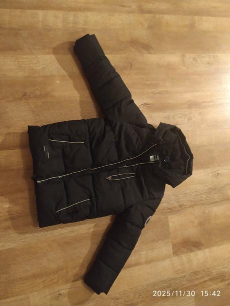 Chlapčenska vetrovka, 134