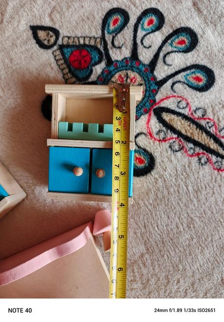 Drevený nábytok pre bábiky, 