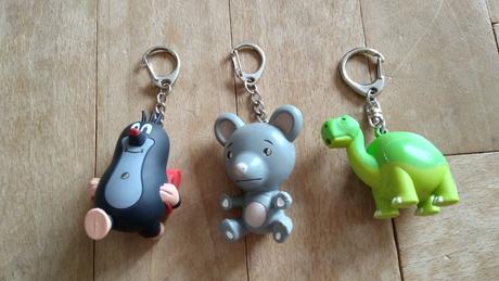 Svietiaci prívesok kľúčenka myš krtko dinosaurus m, 