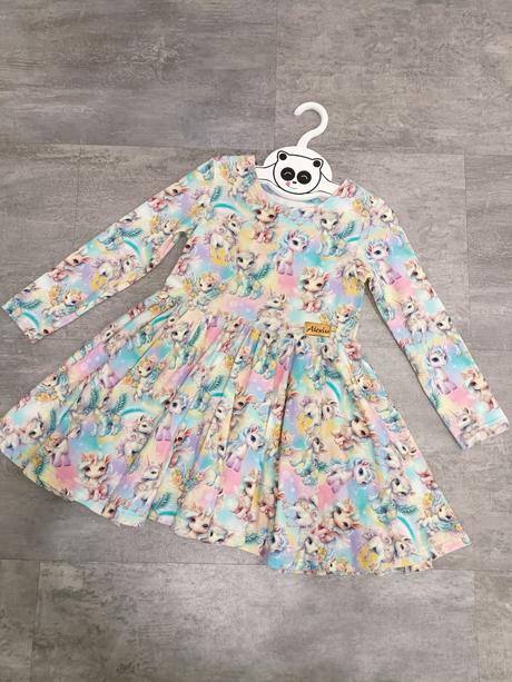 Točiace kruhové šaty jednorožce, 110