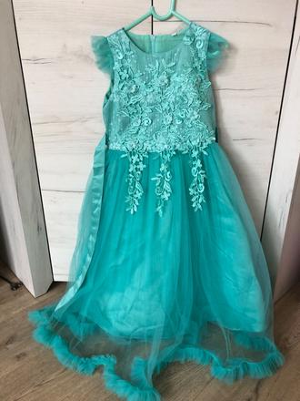 Šaty pre princezničku, 128