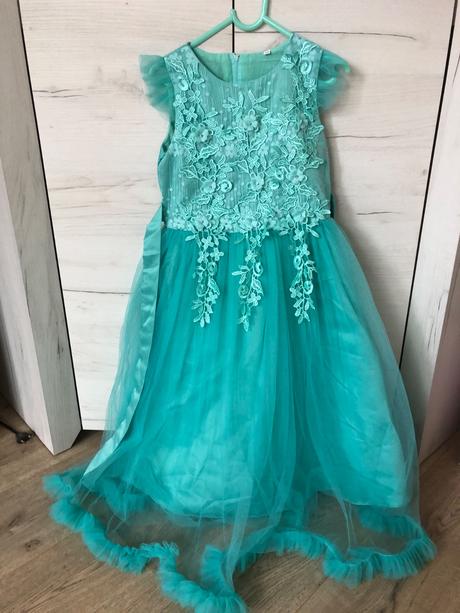 Šaty pre princezničku, 128