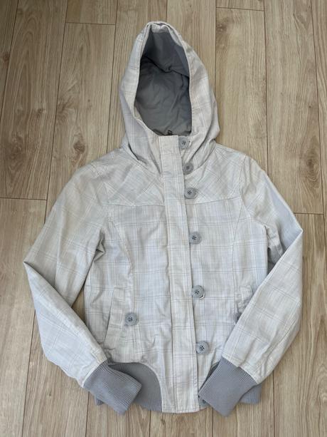 Sedo-biela bundicka na zips a gombiky, m