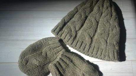 Čiapka+rukavice zo zlatou niťou prešivane12-24mes., mothercare,92