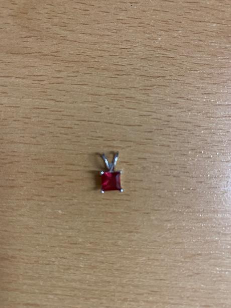 Strieborny privesok s farebnym zirkonom, 