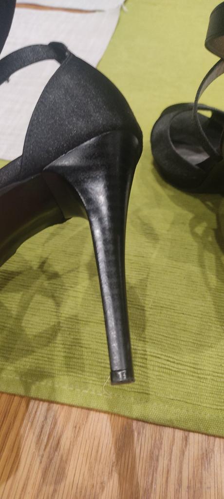 Predám dámske sandálky, 40