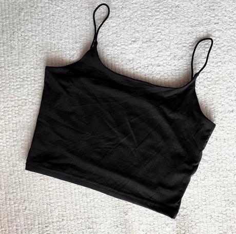 Elastický crop top so špagetovými ramienkami, s / xs