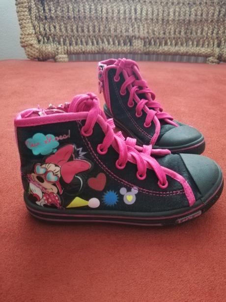 Dievčenské tenisky, 27