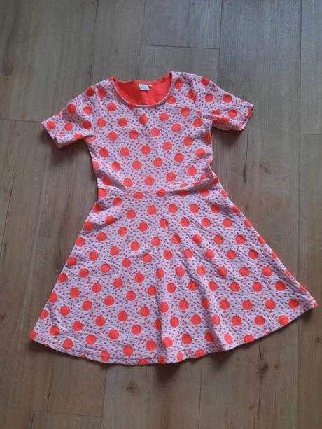 Bodkované šaty, 140