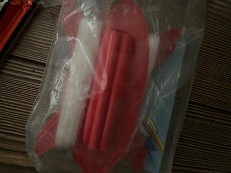 Stara vintage hracka lietadlo sarkan akrobat, 