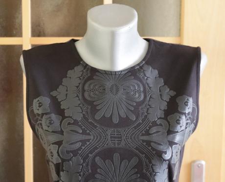 Čierne elastické mini šaty, l