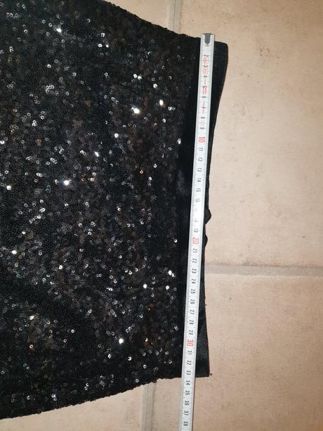 Sukňa čierna ligotkava, m