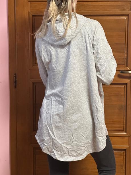 Sivý kardigán s kapucňou, s