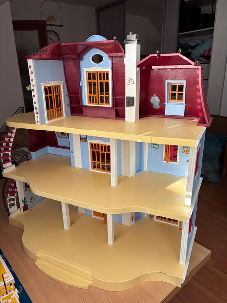Maxi domcek playmobil,