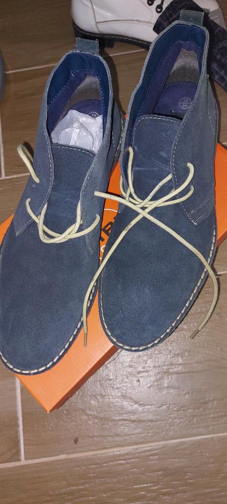 Semišove malo nosené, authority,44