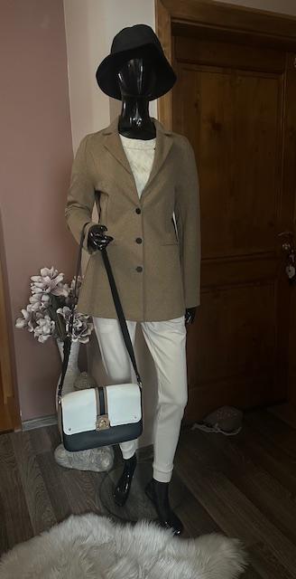 Krásne hnedé športové sako zn. magenta, m