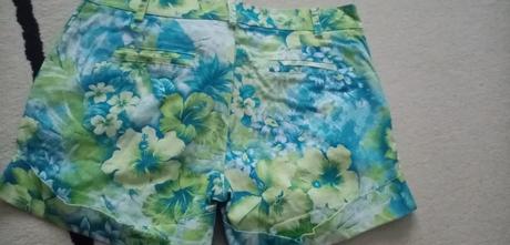 Rinascimento šortky, s