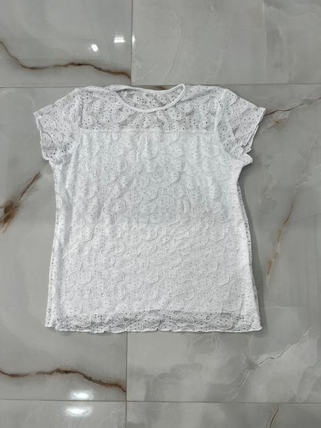 Krásne biele tričko, 152