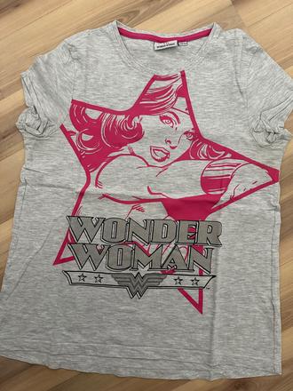 Pekne tricko wonder women, 158