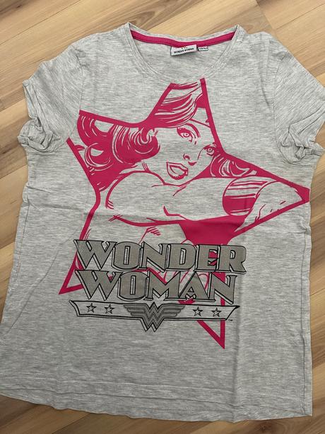Pekne tricko wonder women, 158