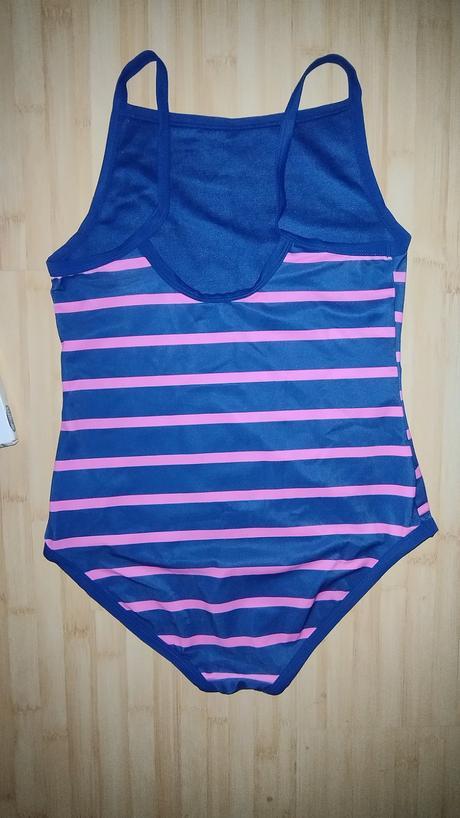 Plavky nenosené, 146