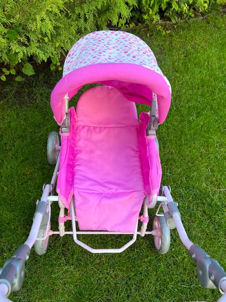 Kočiarik pre bábiky, 