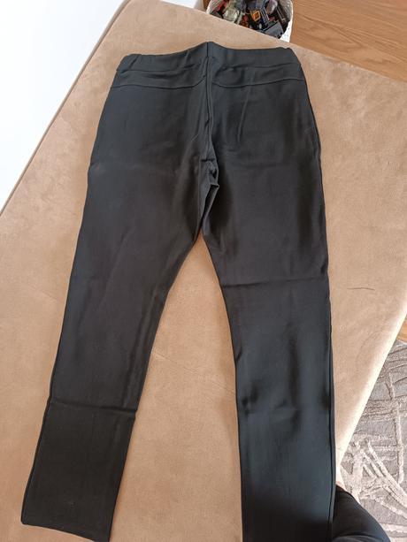 Hrubšie nohavice, 44