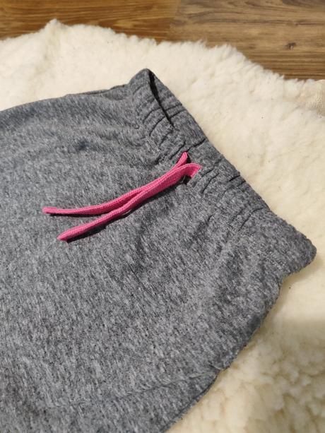 Pudlové tepláčiky, next,110