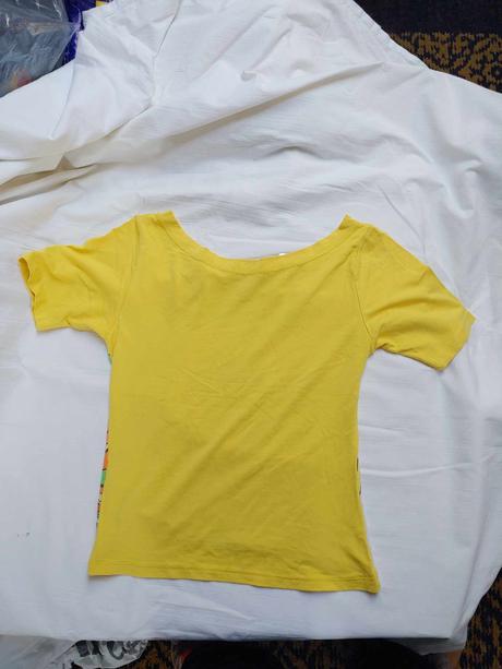 Zaujímavé dievčenské tričko, 152