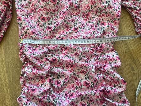 Šaty kvetinkované xs-s, s