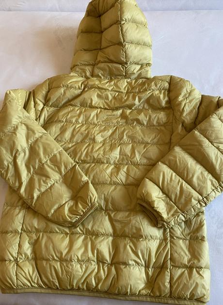 Ľahká bunda s kapuckou s kačacím perím v. 146/152, 140