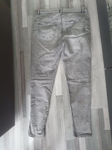 Nove rifle pusch up, sinsay,42