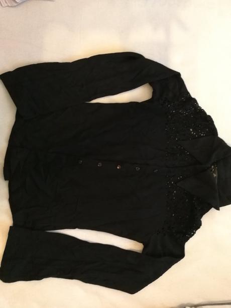 Čierna košeľa, 36