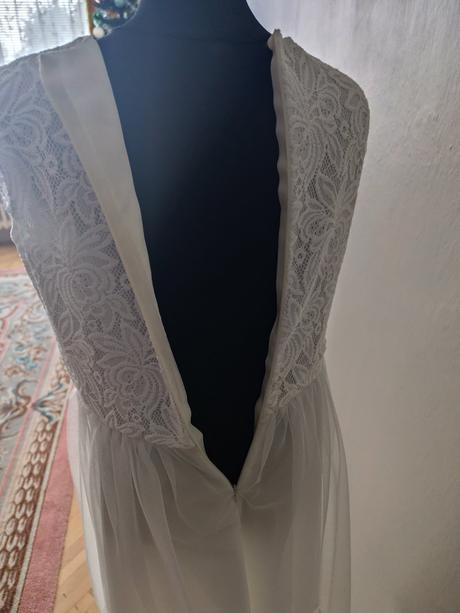 Krémové spoločenské šaty, 152