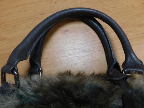 Kabelka s kožušinkou, 