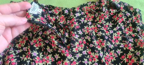 Kvetinkové šaty na ramienka, m