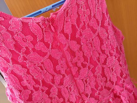 Spolocenske saty, 152