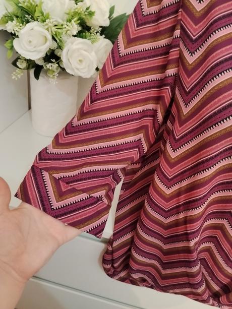 Vzorovaná boho blúzka - ružovo-bordový cik-cak vzo, s