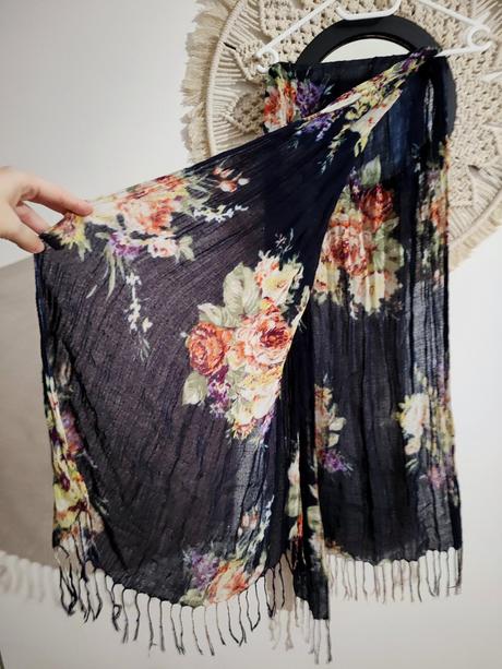 Šatka na krk, orsay