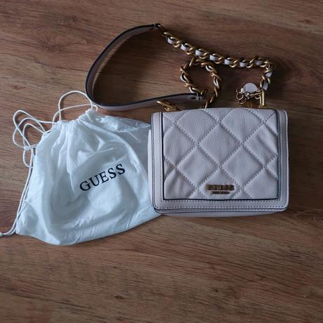 Kabelka guess nova, guess