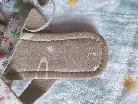 Dievčenské plážové žabky, 30