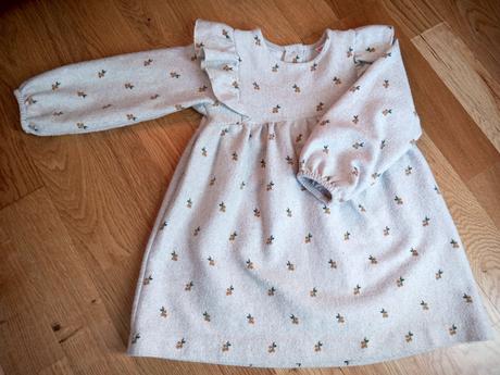 Dievčenské šaty, 92